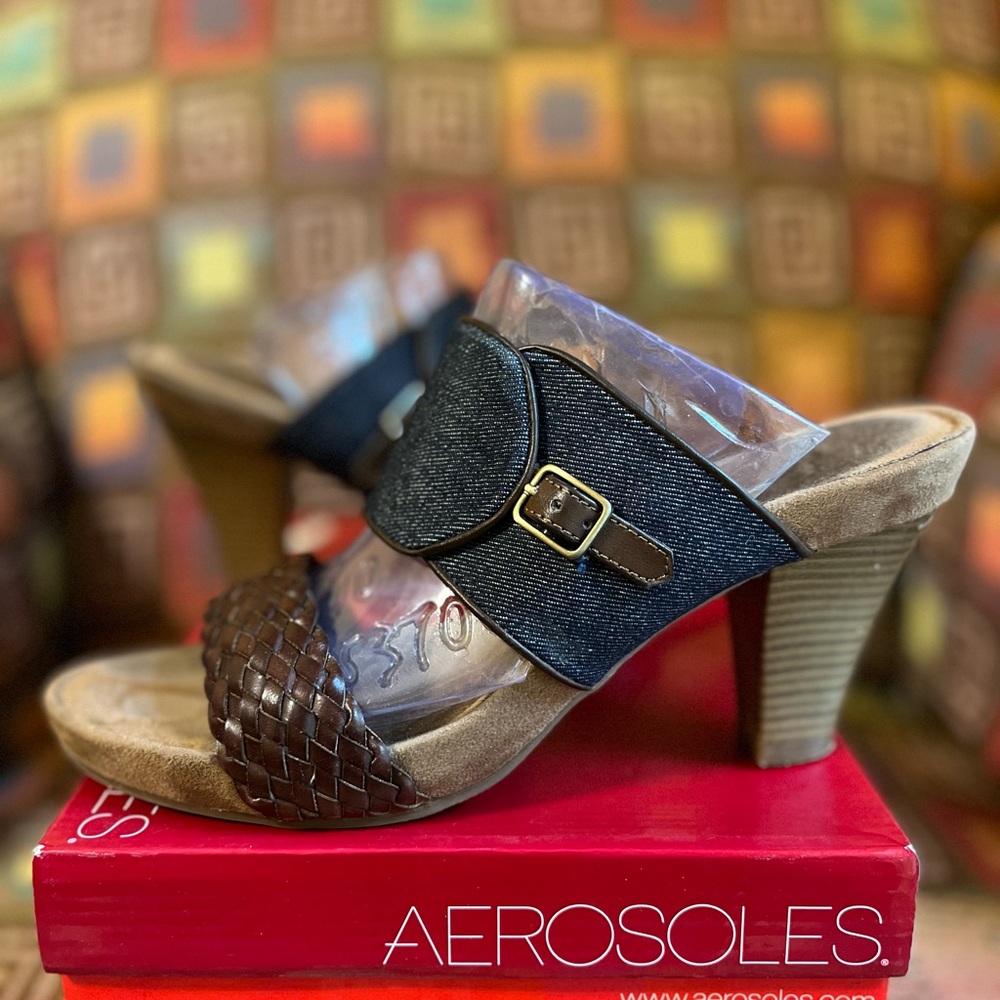 Aerosoles heeled sandles.